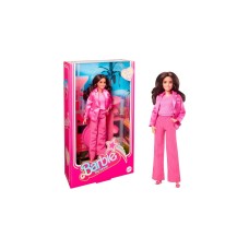 Mattel Barbie Signature The Movie - America Ferrera als Gloria Puppe zum Film im dreiteiligen Hosenanzug in Pink, Spielfigur