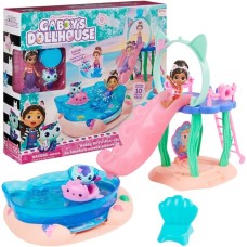 Spin Master DreamWorks Gabby's Dollhouse Cat Adventures - Purrific Pool Party Spielset, Kulisse(mit Gabby- und Meerkätzchen-Figur)